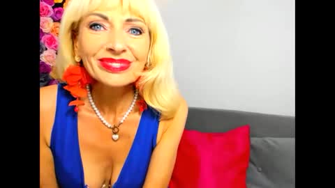 Crsyatal online show from September 9, 3:23 pm