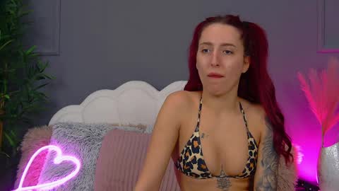 crystallred online show from April 2, 4:42 am