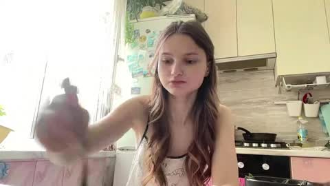 crystalstipp online show from June 7, 7:35 am