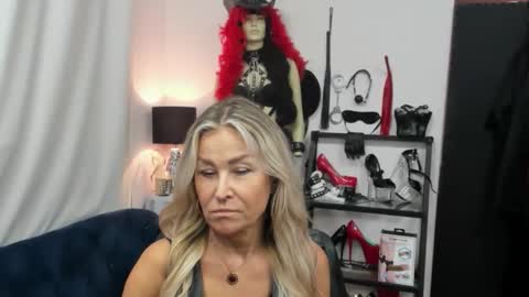 CrystalHotty online show from September 23, 5:34 am