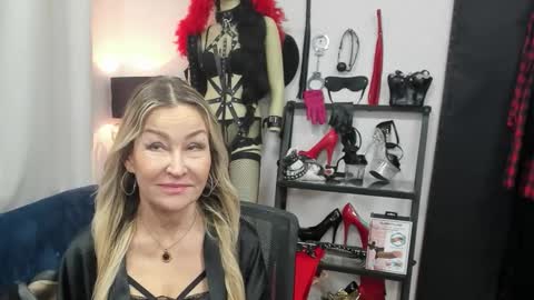 CrystalHotty online show from February 3, 6:33 am