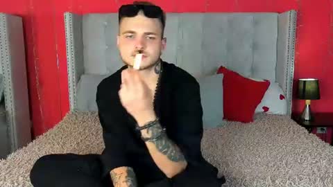 ctrlz_ online show from August 8, 1:43 pm