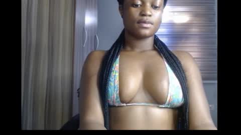 Snapshot of cum_ebony_petitxx chatting on October 21, 7:46 am cath online show from October 21, 7:46 am