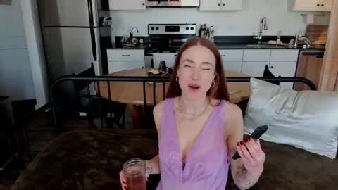 Snapshot of cum_with_quinn chatting on October 11, 4:43 pm Quinn online show from October 11, 4:43 pm