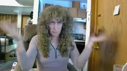 Nikki online show from May 2, 1:39 pm