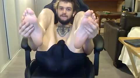 curiouss25 online show from March 14, 7:29 pm