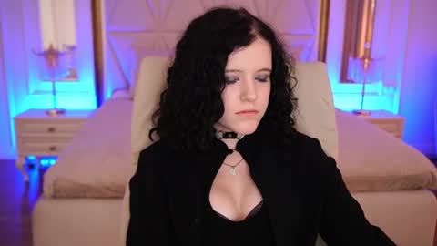 curly_cleo online show from August 5, 7:49 am