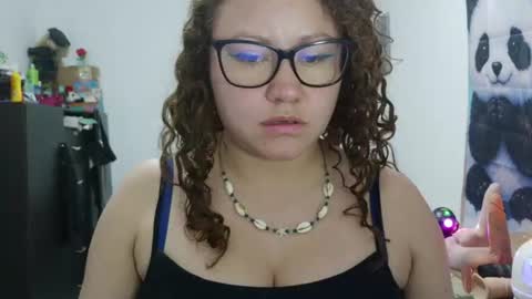 Vannesa online show from June 25, 5:12 am