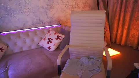 curlycandyxx online show from April 29, 5:30 pm