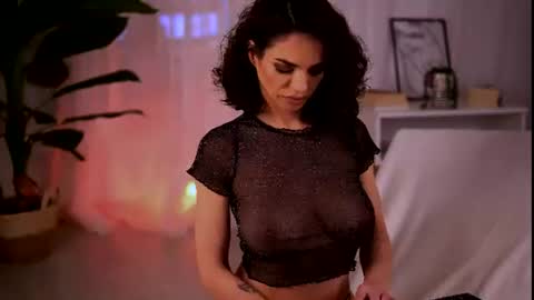 curvedlizzie online show from June 28, 11:23 pm