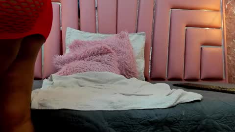 Alyanna  online show from February 14, 12:30 pm