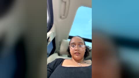 curvyandchosen2 online show from April 17, 10:01 pm