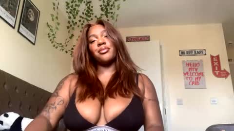 curvycocoxoxo online show from June 15, 1:25 pm