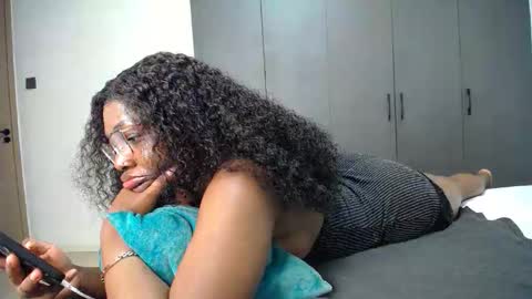 Liya online show from May 14, 9:02 pm