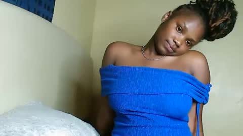 Snapshot of cute_beb2 chatting on March 9, 2:43 pm V EE online show from March 9, 2:43 pm