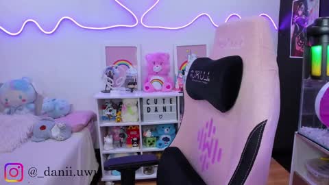 Snapshot of cute_dani__ chatting on September 29, 10:25 am Dani  online show from September 29, 10:25 am