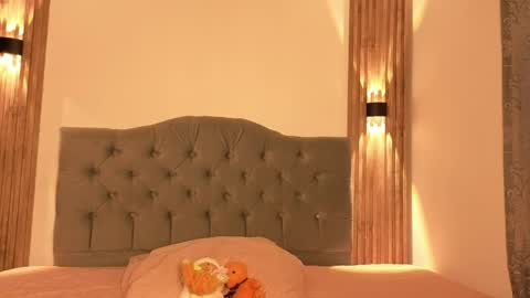 Emma online show from April 16, 10:59 am