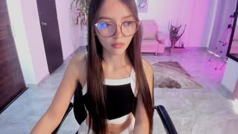 Bella Fox online show from April 1, 3:20 pm