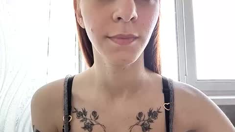cute_foxis online show from May 16, 3:22 pm