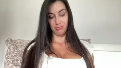 cute_kriss94 online show from July 12, 2:20 pm