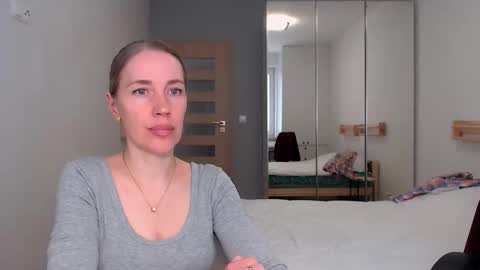 cute_lion_ online show from April 19, 1:12 pm