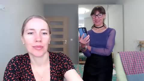 cute_lion_ online show from May 22, 1:07 pm