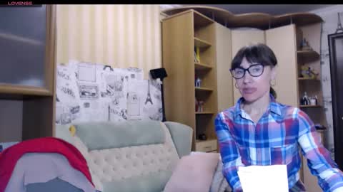 cute_lion_ online show from December 4, 10:59 am