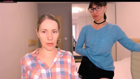 cute_lion_ online show from February 12, 1:26 pm