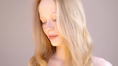  Hey im Kristina Thank you for your support  online show from December 3, 10:12 am