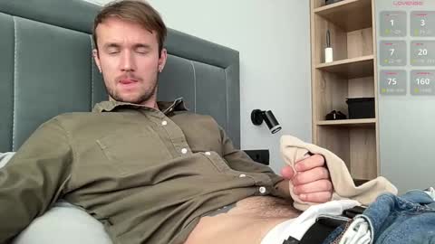 cute_skywalker online show from September 25, 12:45 pm