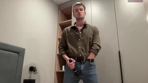 cute_skywalker online show from September 13, 6:32 pm