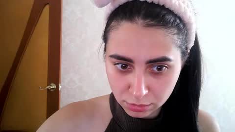 Snapshot of cute_strawberry_ chatting on September 12, 6:37 am cute_strawberry_ online show from September 12, 6:37 am