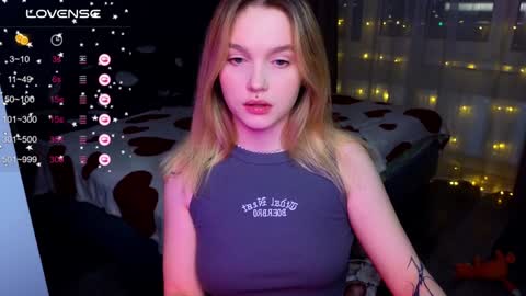 Snapshot of cute_summer_breathe chatting on January 5, 12:31 am Sue online show from January 5, 12:31 am