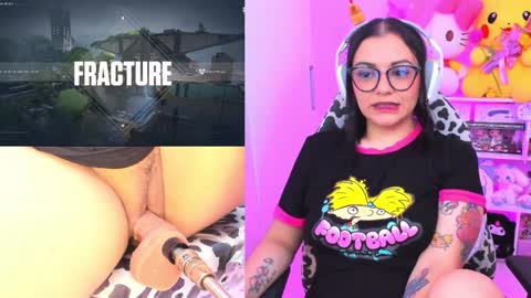 Snapshot of cutecinamonroll chatting on January 20, 4:45 pm Cinna independent model online show from January 20, 4:45 pm