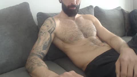 cuteeboy online show from April 13, 7:45 am