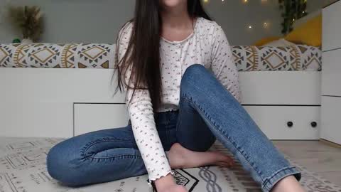 Anna online show from November 17, 12:30 pm