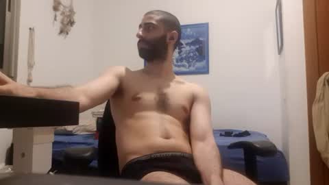 cuteguy52 online show from July 22, 12:02 am