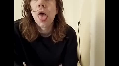 Cutegoth online show from December 31, 11:31 am