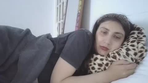 cutekattie online show from June 7, 7:57 am