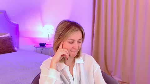 cutemirage online show from November 30, 2:35 pm