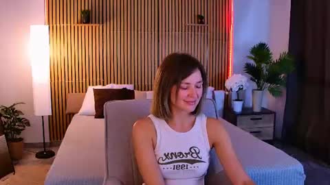 cutemirage online show from June 18, 2:44 pm