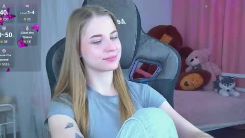 Snapshot of cutemousee chatting on September 11, 6:03 am Rina online show from September 11, 6:03 am