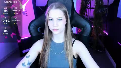 Snapshot of cutemousee chatting on October 24, 8:37 am Rina online show from October 24, 8:37 am