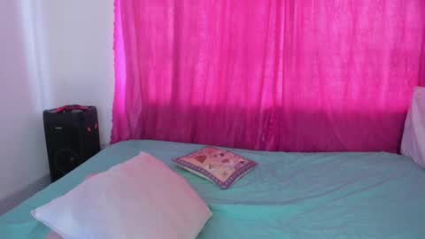 Snapshot of cutenaked_8 chatting on October 19, 1:49 pm Natalie online show from October 19, 1:49 pm