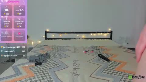 cutenessnicole online show from March 1, 1:53 am