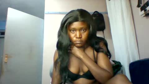 cutezola online show from December 3, 3:07 am