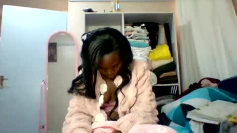 cutezola online show from January 11, 8:20 am