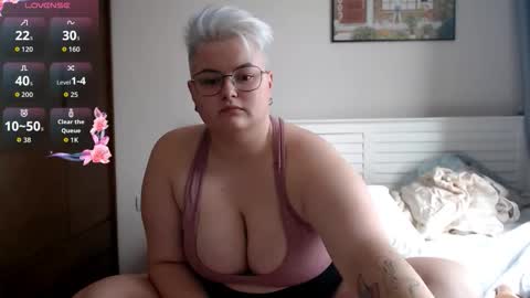 Sophie  Lilith online show from October 17, 7:45 am