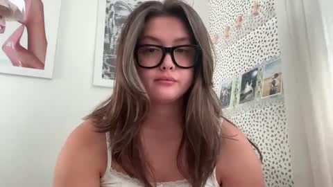 Cutieoggg420 online show from September 28, 9:46 pm