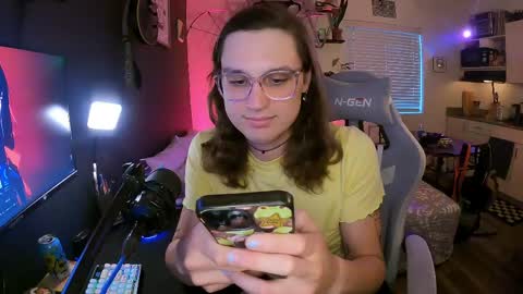 cutiepiescarlett online show from May 22, 2:29 am